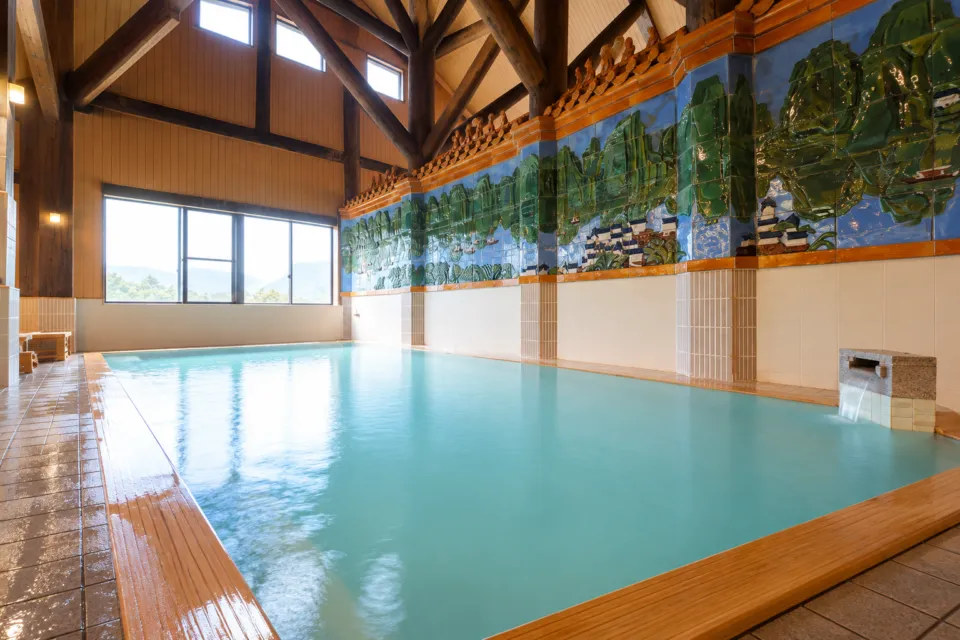 山の神温泉 優香苑の壁画を備える内風呂