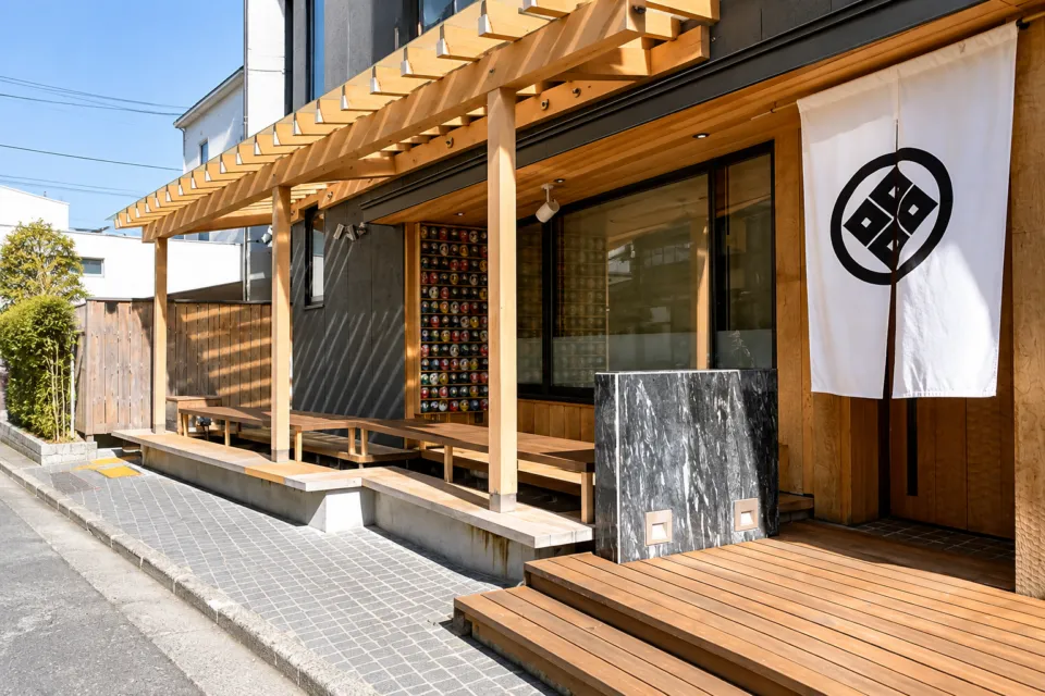 湯川テラスの足湯テラスのある店舗入口