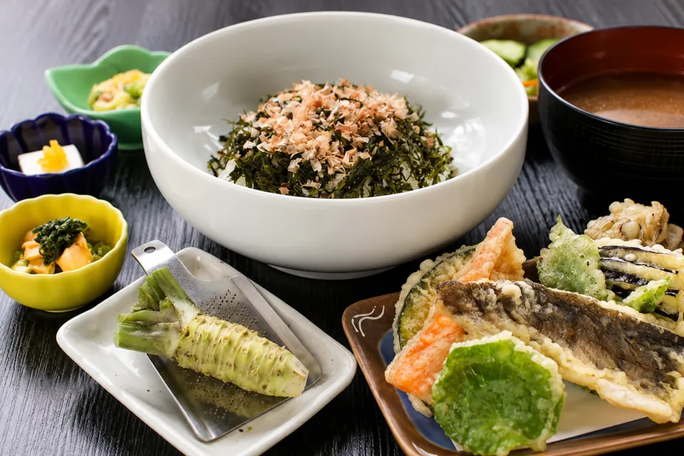 あまご茶屋 天城湯ケ島店の生わさびを添えたわさび丼定食