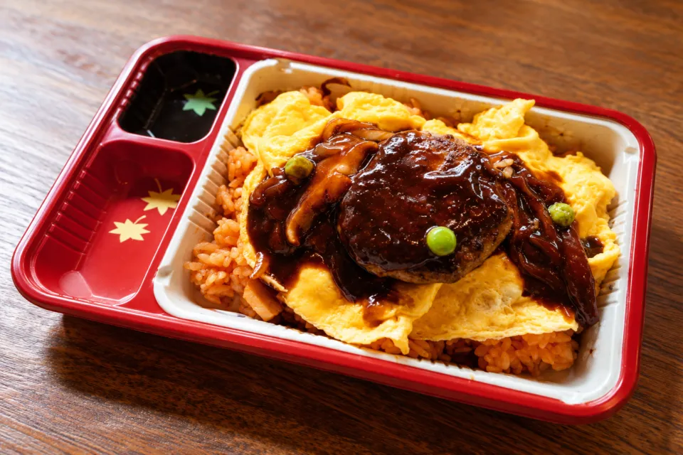 お食事処茶田屋のハンバーグオムライス弁当