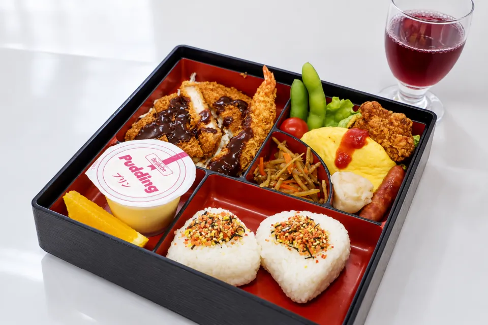 バーベキューハウス シャトー弥山の揚げ物やご飯を盛り合わせた子ども用料理