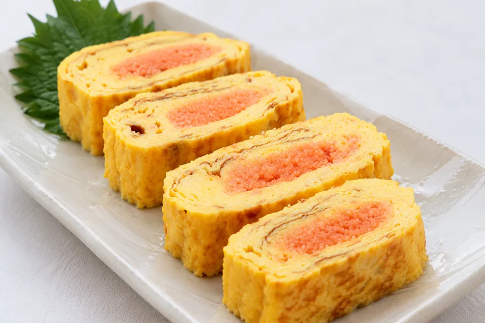 博多料亭 稚加榮 福岡店の明太子を巻いた卵焼き