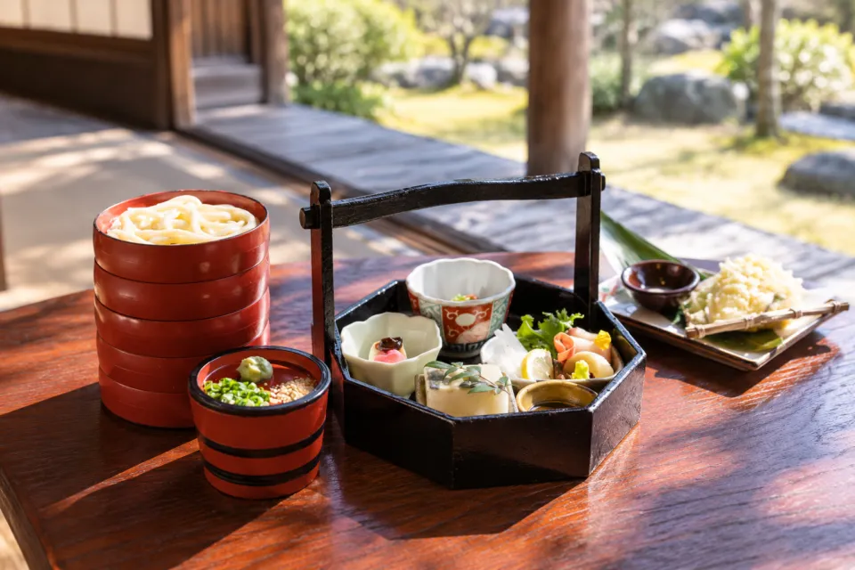 郷屋敷 本店の和里子料理とうどん