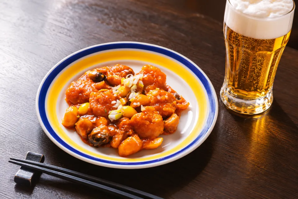 グリルみつばの海老チリとビール
