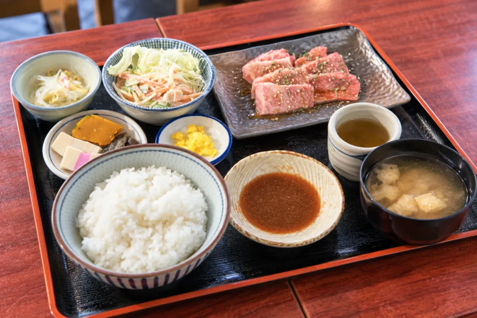 萩の茶屋の焼肉の定食