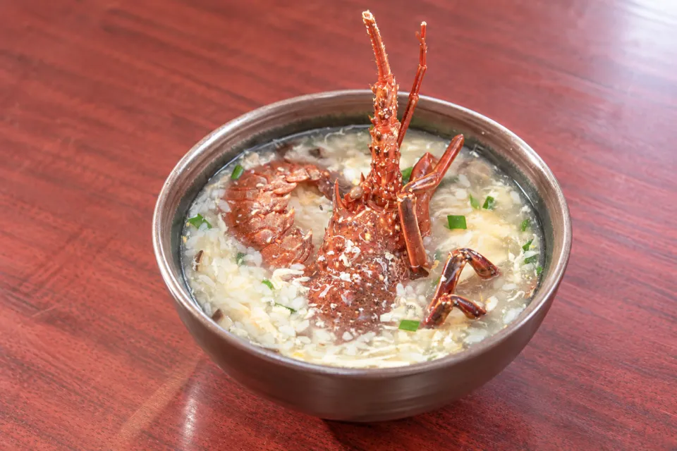 萩の茶屋の伊勢海老の汁もの