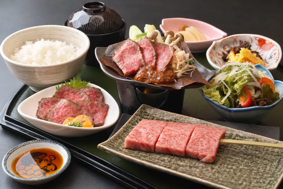 飛騨の味 酒菜の飛騨牛料理を組み合わせた定食