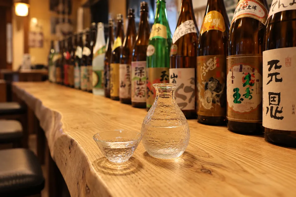 飛騨の味 酒菜の地酒の瓶と徳利・お猪口