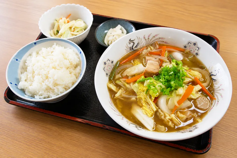 高原亭の五目ラーメン定食