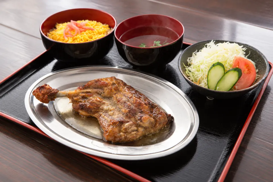 さぬき名物骨付鳥 田中屋の骨付鳥と鶏めしのセット