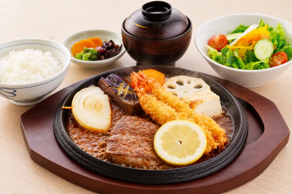 本家かもめ屋の海老フライと肉のランチセット