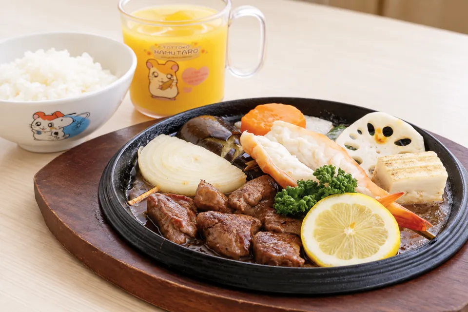 本家かもめ屋の海老と肉を盛った子ども向けの鉄板料理