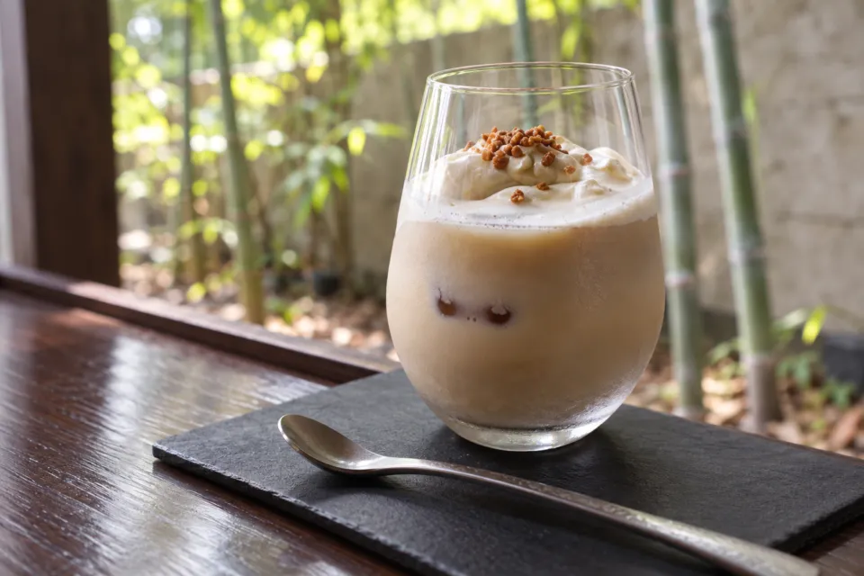 石の蔵のグラスに入った豆乳ドリンク