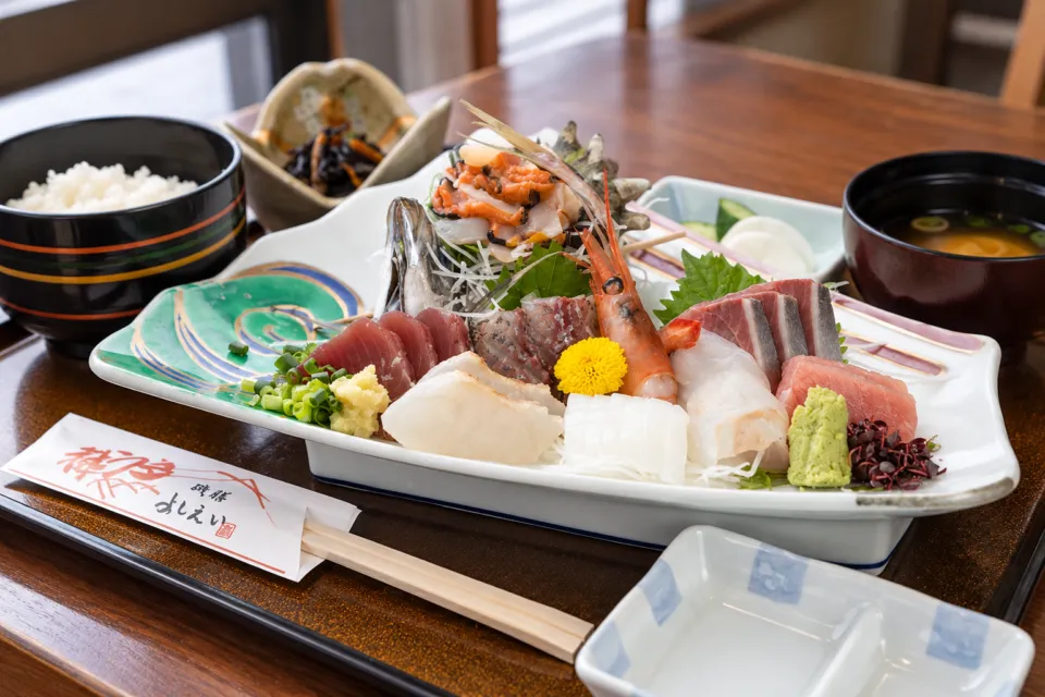 磯膳よしえいの刺身を中心にした刺身御膳 上