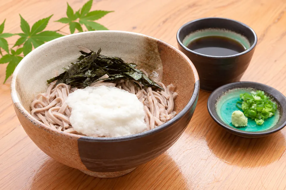 祖谷そば もみじ亭の冷やし山かけぶっかけそば