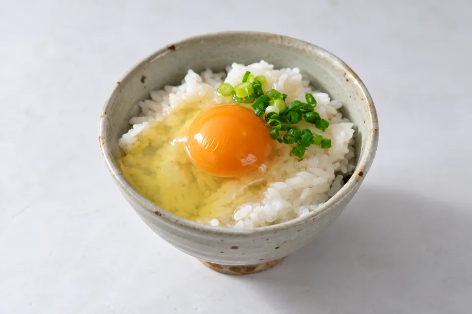 本格手打蕎麦 出雲 砂屋の卵かけご飯