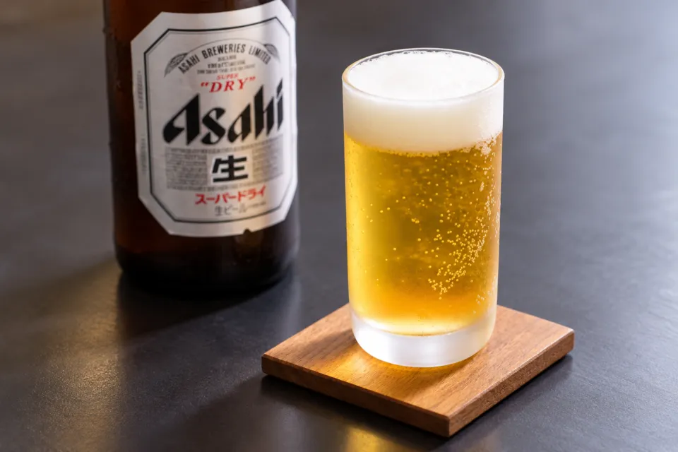 本格手打蕎麦 出雲 砂屋の瓶ビールとグラス
