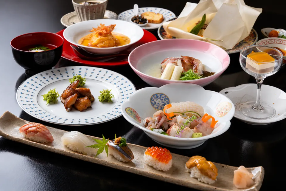 蛇の目寿しの会席料理と寿司の一例