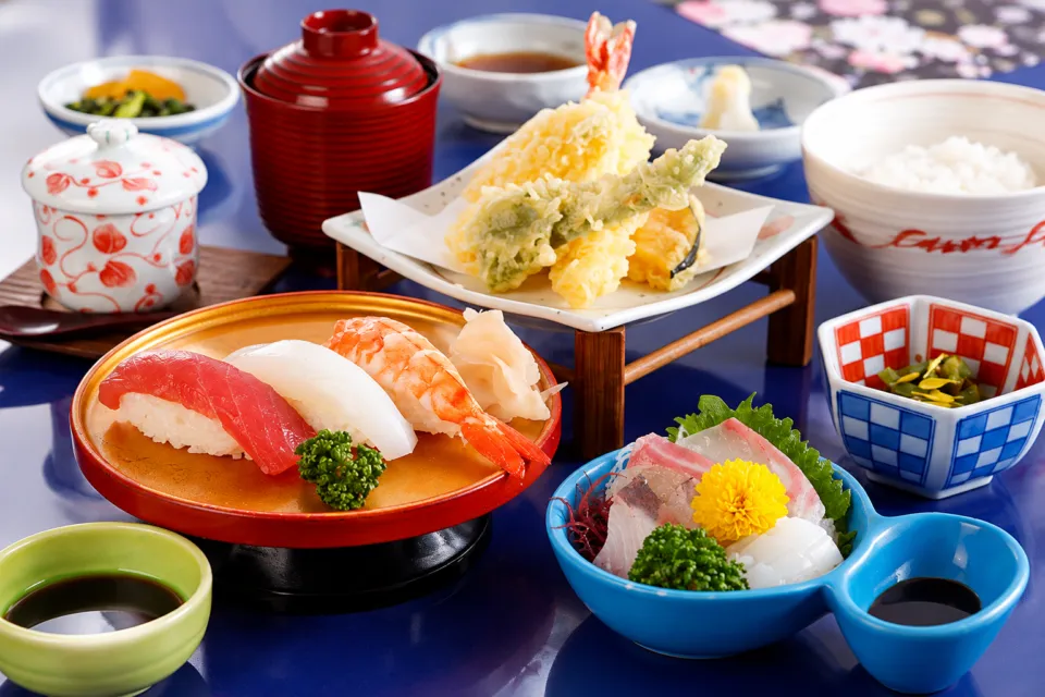 海鮮家 福伸の刺身と寿司と天ぷらの御膳