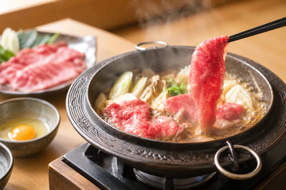 小野川温泉 亀屋万年閣のすき焼きの鍋と牛肉