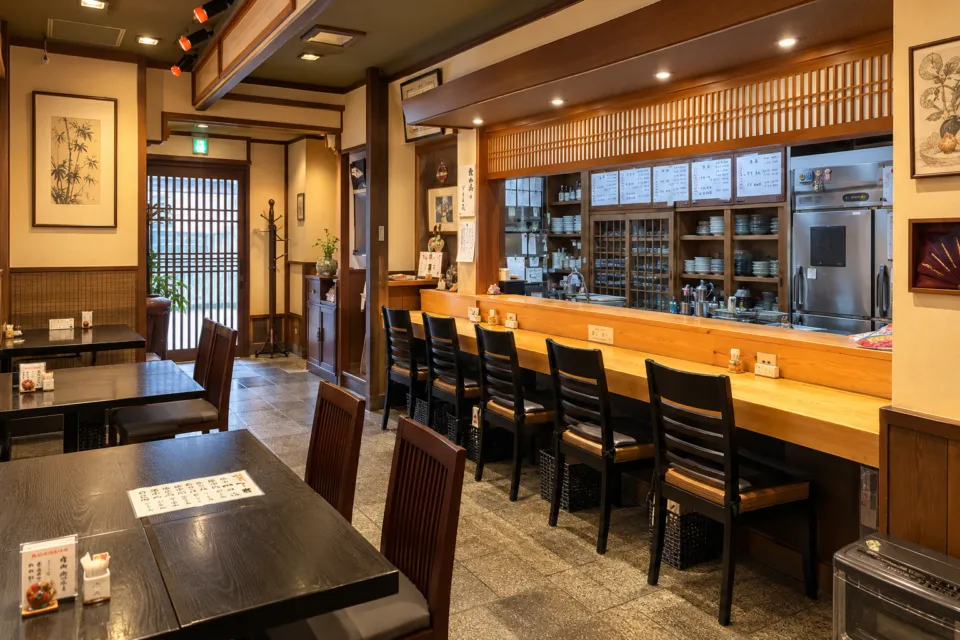 割烹 千渡里の調理場に面したカウンター席