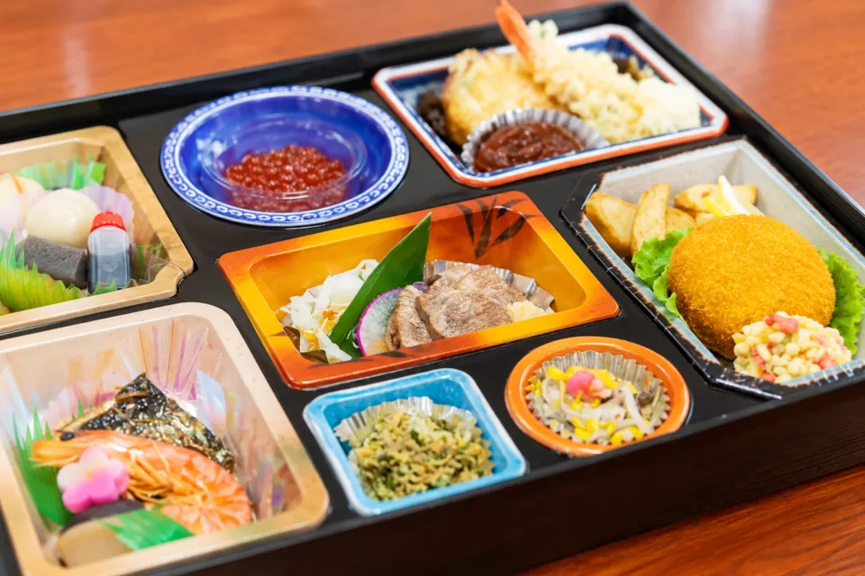 割烹 千渡里の仕出し料理の折詰