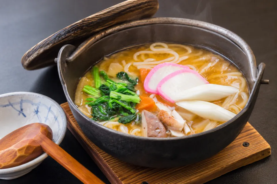 菊新の味噌煮込みうどん