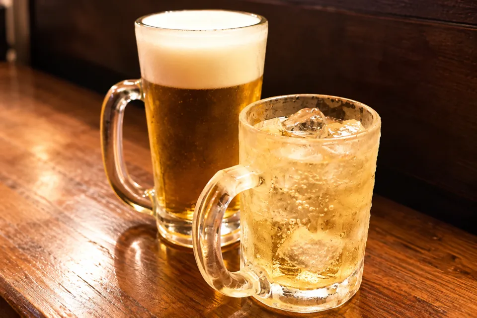 木の崎うどん 直島店の生ビールとハイボールの紹介写真
