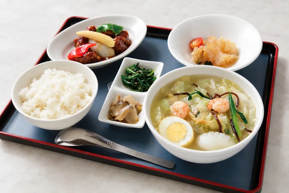 紅蘭亭下通本店の太平燕を添えた中華定食