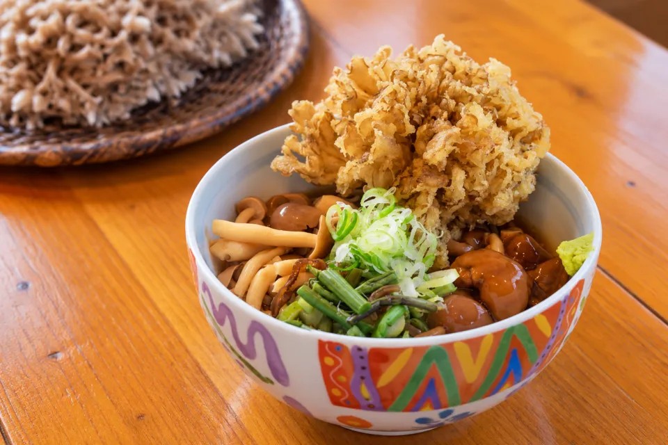 そば処 くぼ田の三色きのこそば