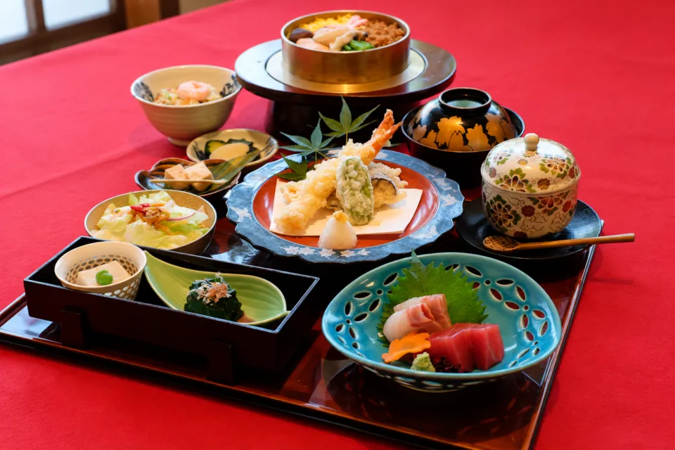 熊本郷土料理 青柳の釜めしと天ぷら・刺身の御膳
