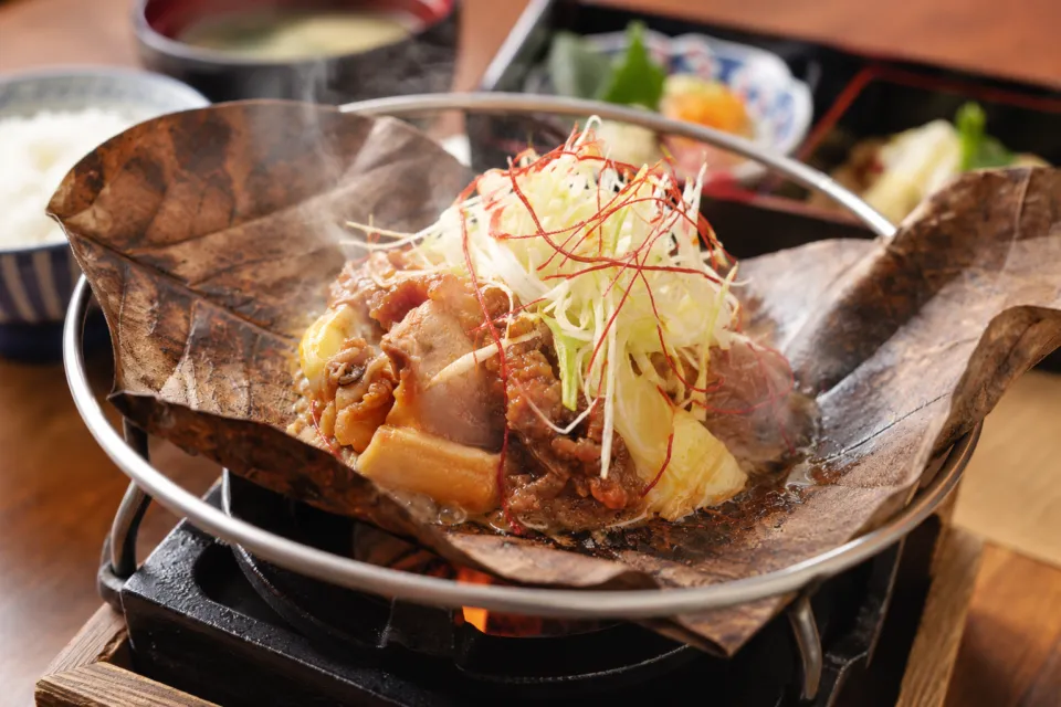 桑名 丁子屋の蛤の朴葉みそ焼き