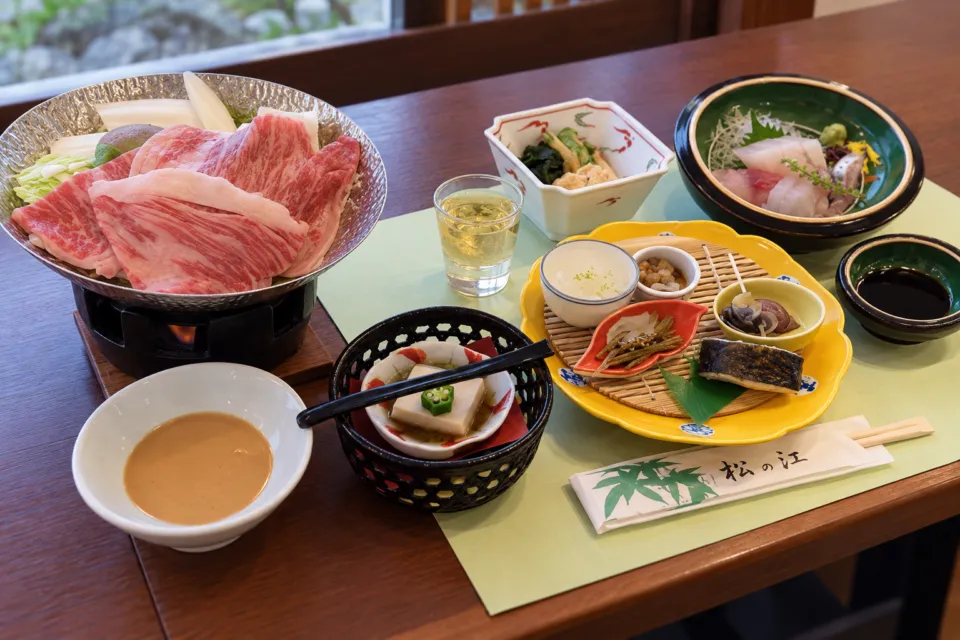 松の江の慶弔料理の盛り付け例