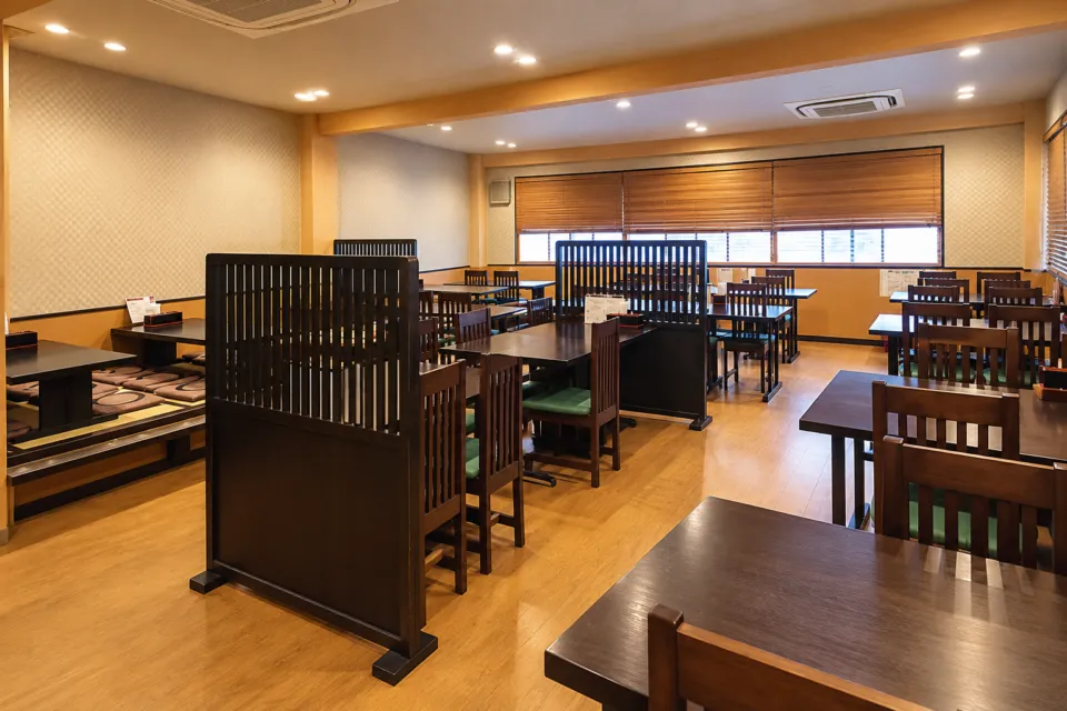 お食事処 とりいの2階の座敷とテーブル席