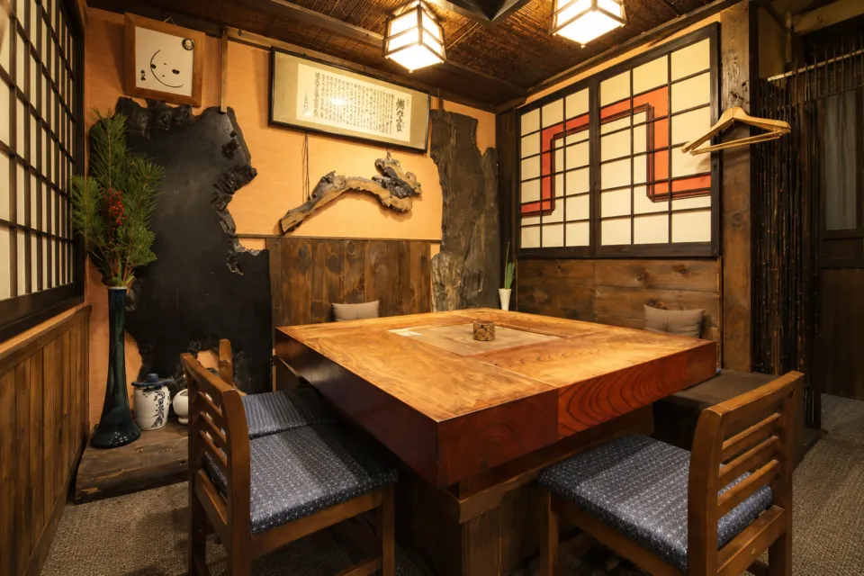 茂美志屋の囲炉裏を備えた半個室