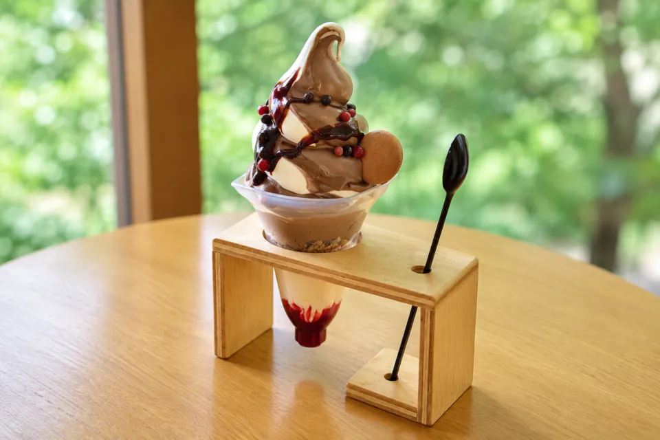 森のカフェKISEKIのベリーショコラパフェ