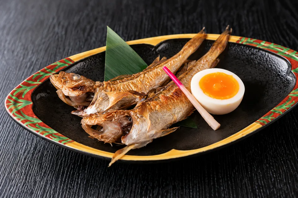 日本料理 鳥吉の焼き魚の盛り付け