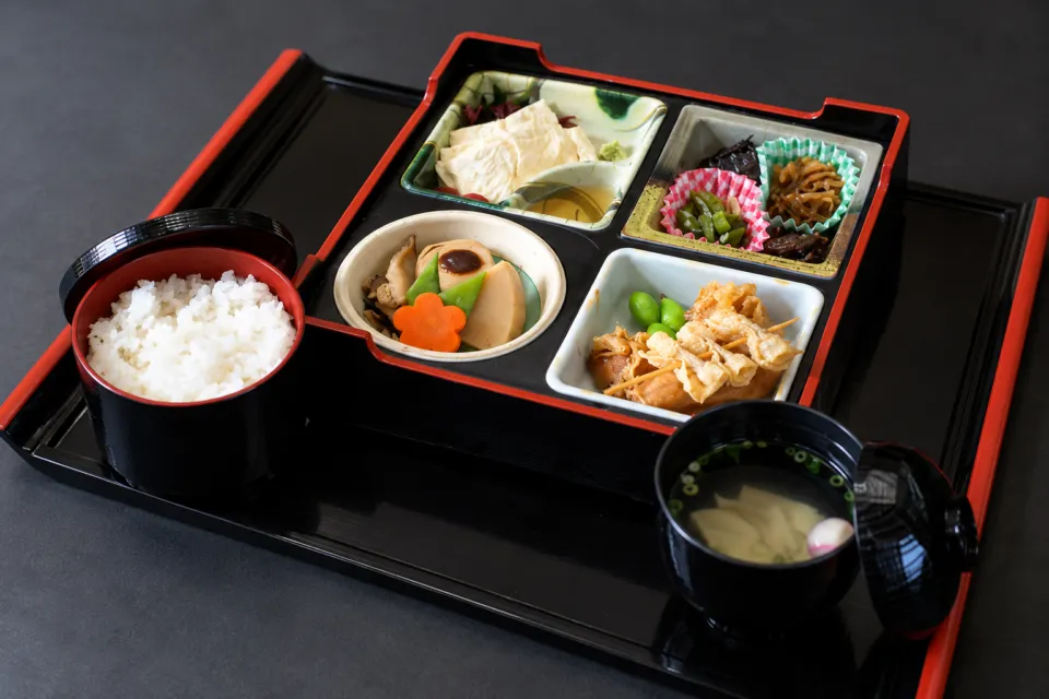 あさやレストハウスのゆば弁当