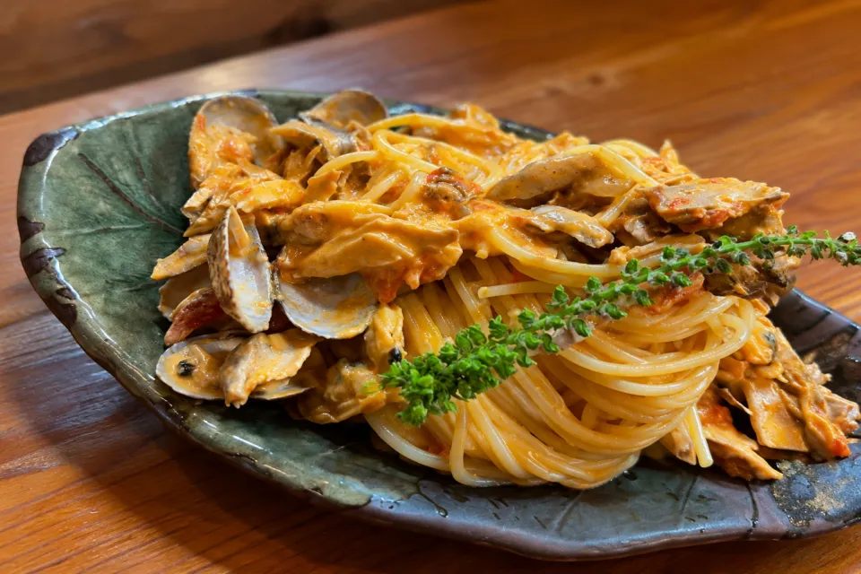 鬼瓦のカツオとアサリのパスタ