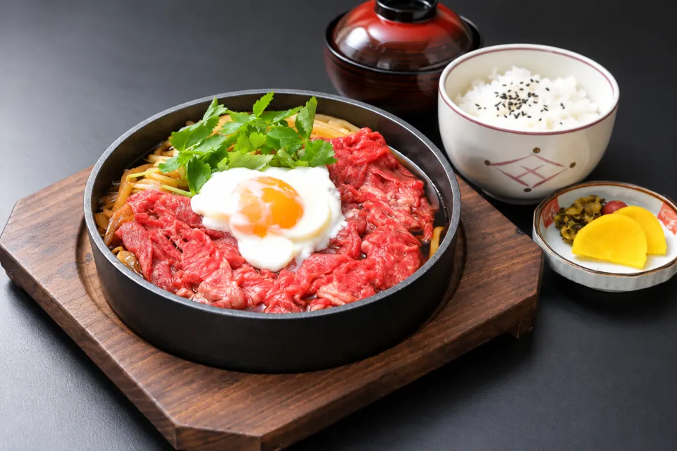 お食事処 鶴形の国産牛すき焼き鍋