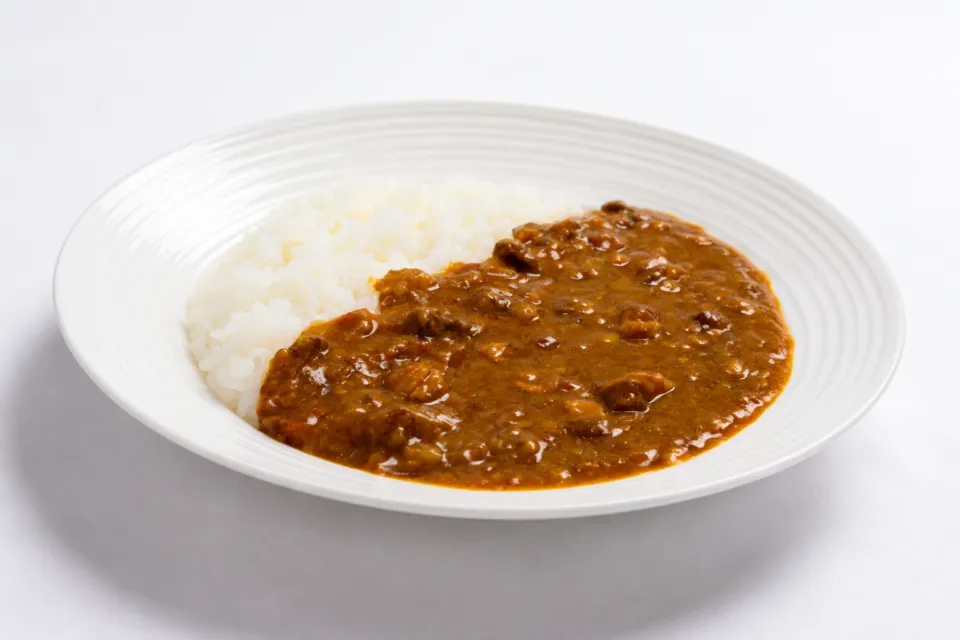 リッチモンドホテル福島駅前のカレーの盛り付け