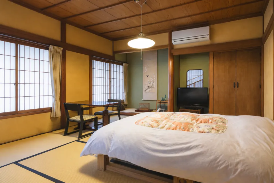 旅館ますやの上潮の寝具と和室