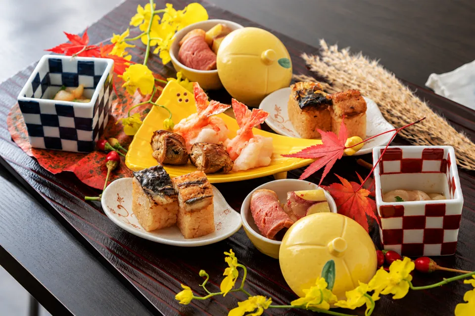 旅亭 松葉屋のさまざまな器に盛り付けた会席料理