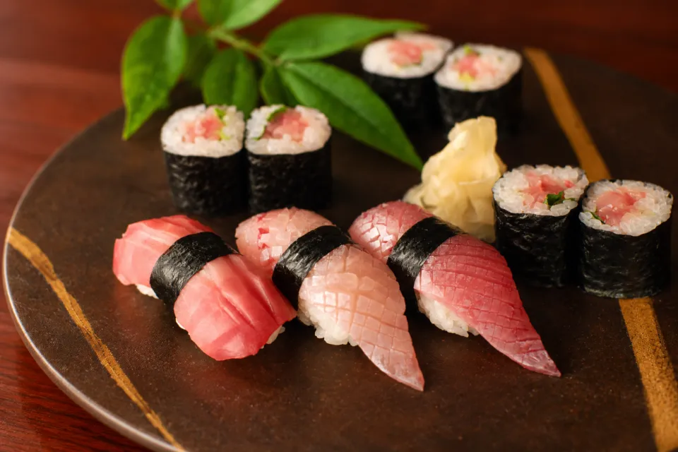 創作川魚料理 料亭 龍泉荘の鯉の寿司