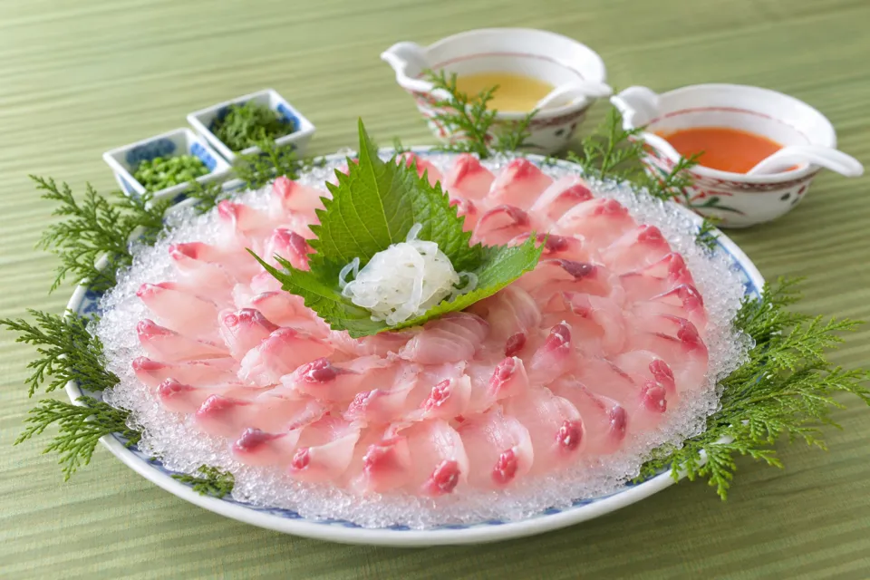 創作川魚料理 料亭 龍泉荘の鯉の洗い