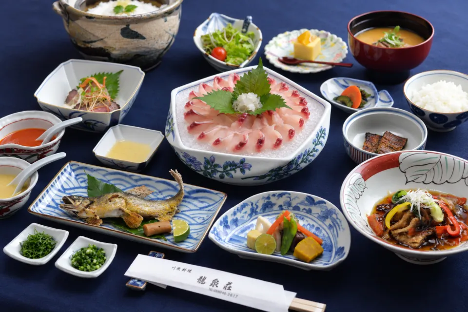 創作川魚料理 料亭 龍泉荘の川魚料理の御膳
