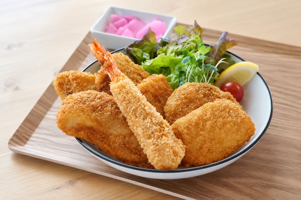 シーフードコート白渚の魚とエビのフライ