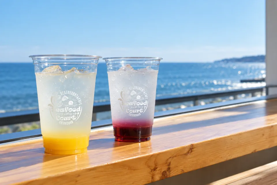 シーフードコート白渚のオレンジとグレープのフィズ