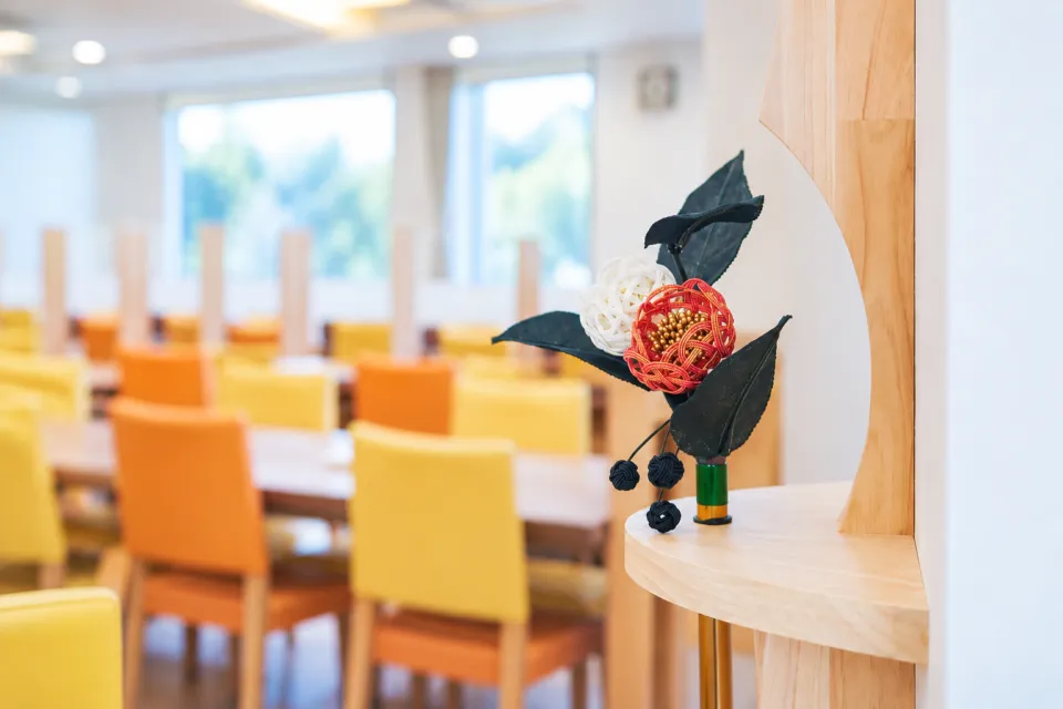 Shojin Dining 桐宝珠の店内に飾られた水引の花