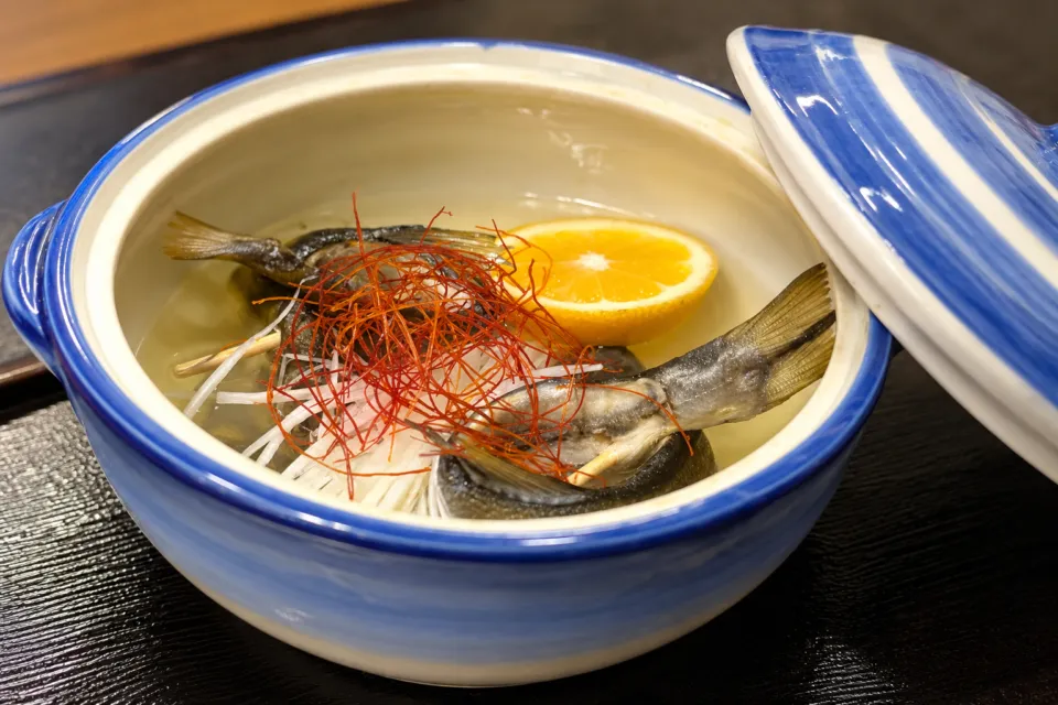 鮎料理の丹一の鮎の酒蒸し(二尾)